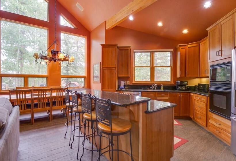 Hot Tub & Ski Shuttle: Rustic Breckenridge Retreat