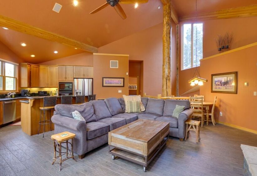 Hot Tub & Ski Shuttle: Rustic Breckenridge Retreat