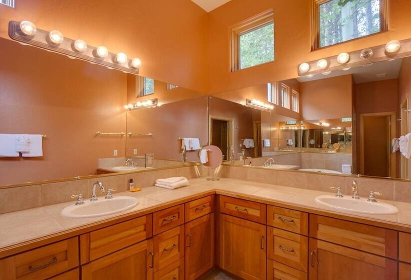 Hot Tub & Ski Shuttle: Rustic Breckenridge Retreat