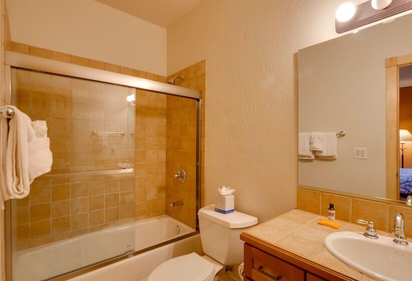 Hot Tub & Ski Shuttle: Rustic Breckenridge Retreat