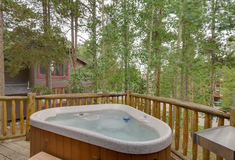 Hot Tub & Ski Shuttle: Rustic Breckenridge Retreat