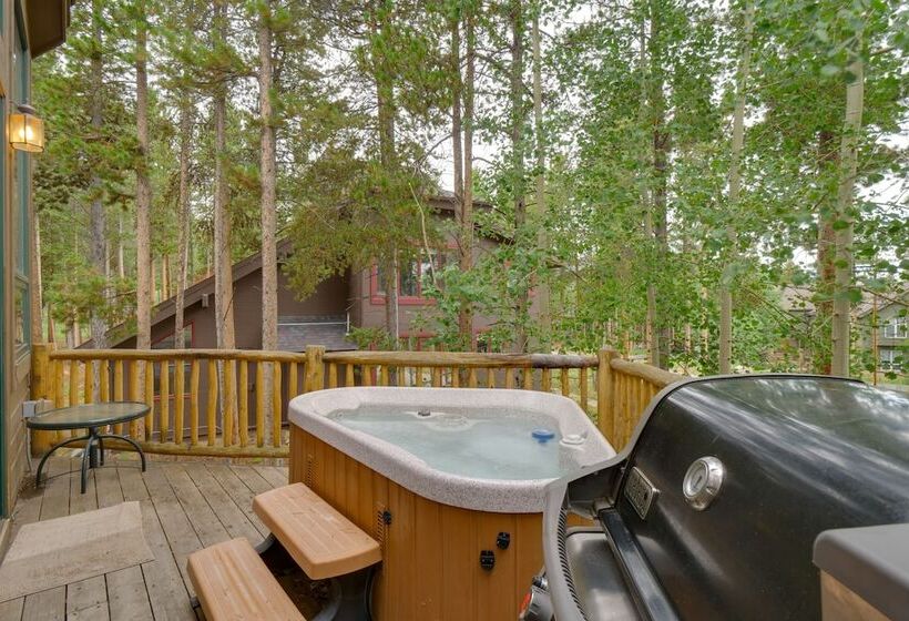 Hot Tub & Ski Shuttle: Rustic Breckenridge Retreat