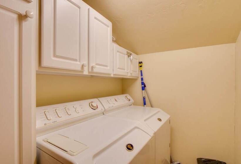 Hot Tub & Ski Shuttle: Rustic Breckenridge Retreat