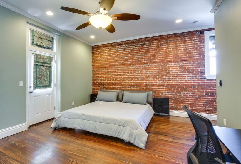 Saint Louis Home W/ Deck: 4 Mi To Downtown!