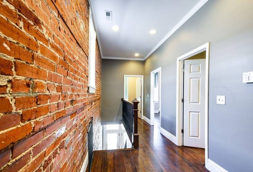 Saint Louis Home W/ Deck: 4 Mi To Downtown!