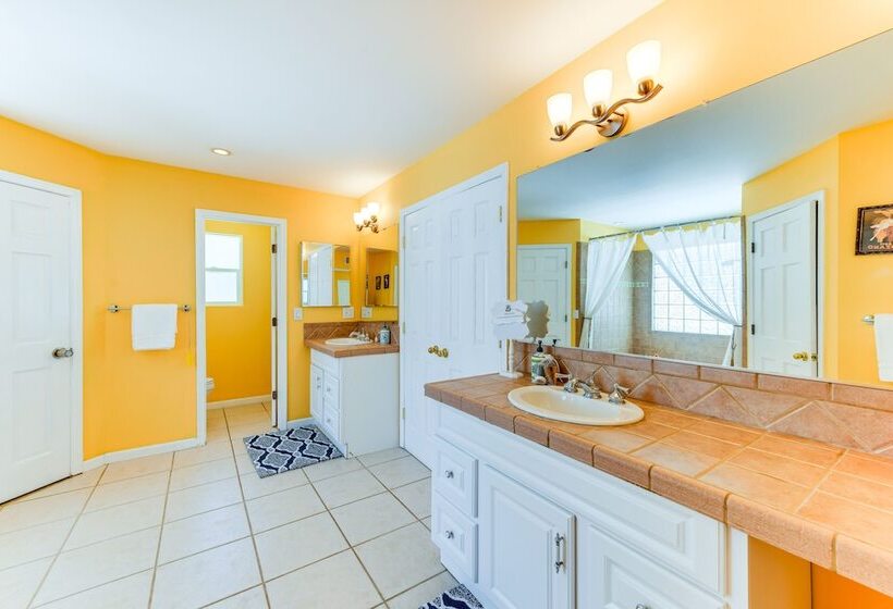 Secluded Mesa Home W/ Pool, Outdoor Kitchen & Bar!