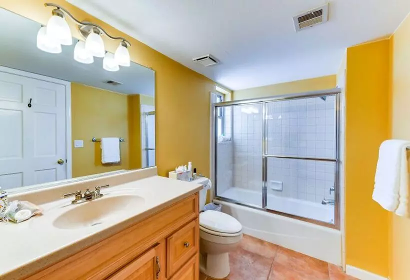 Secluded Mesa Home W/ Pool, Outdoor Kitchen & Bar!