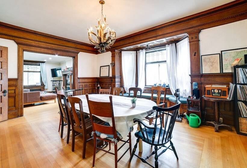 Spacious Pittsburgh Rental: Walk To Frick Park!