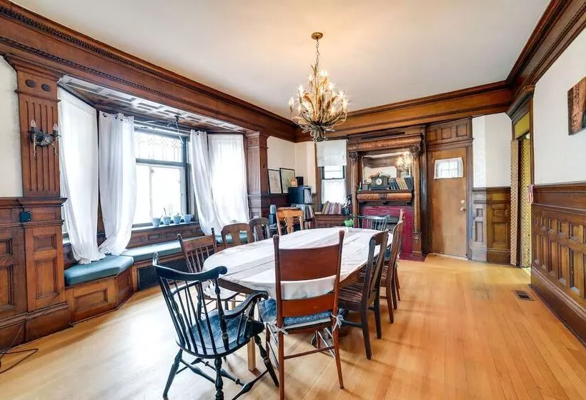 Spacious Pittsburgh Rental: Walk To Frick Park!