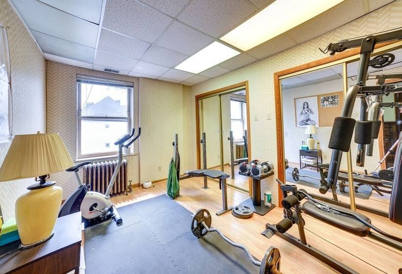 Spacious Pittsburgh Rental: Walk To Frick Park!