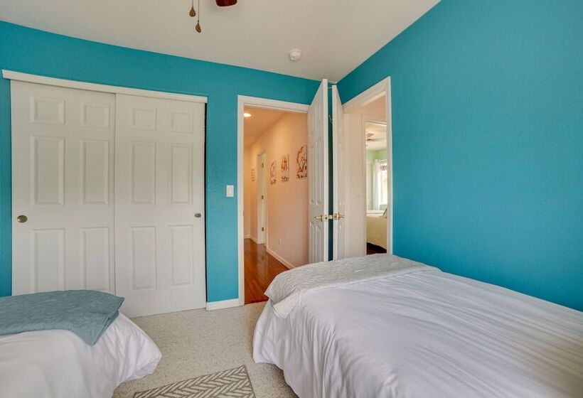 Spacious Reno Home W/ Deck ~ 1 Mi To Downtown!