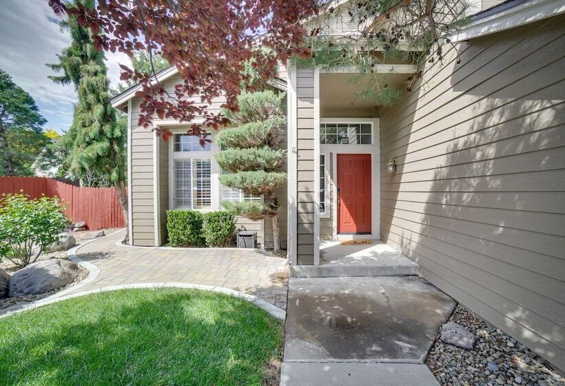 Spacious Reno Home W/ Deck ~ 1 Mi To Downtown!