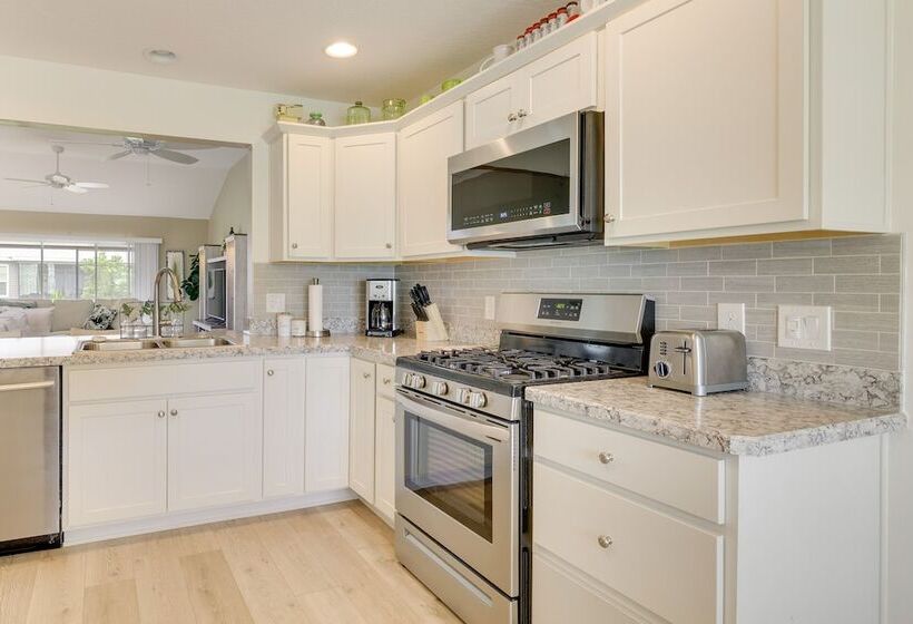 Sumterville Home In The Villages: Screened Porch!