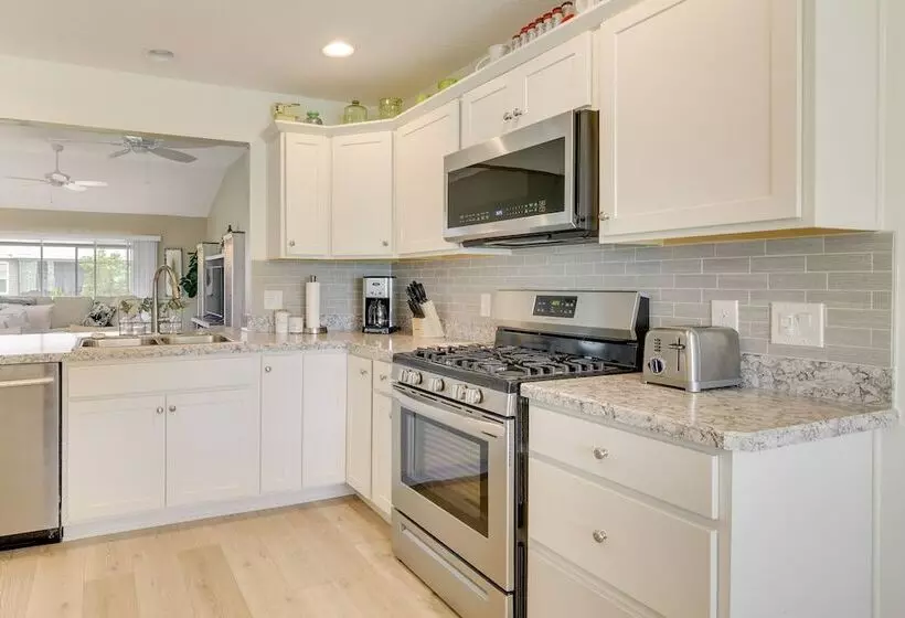 Sumterville Home In The Villages: Screened Porch!