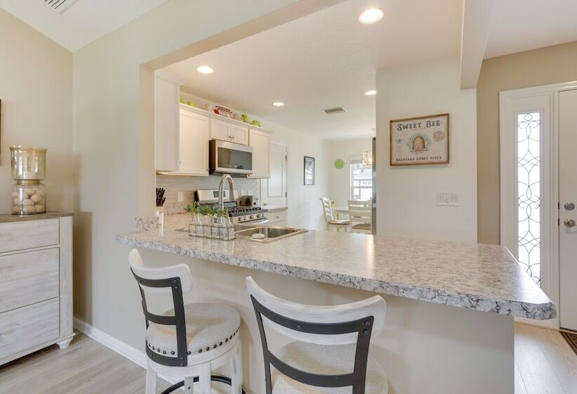 Sumterville Home In The Villages: Screened Porch!