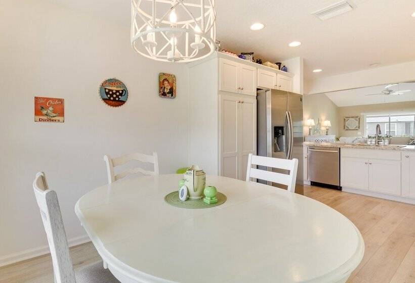 Sumterville Home In The Villages: Screened Porch!