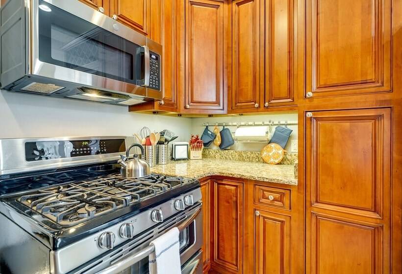 Wilmington Vacation Rental: Close To Riverwalk!