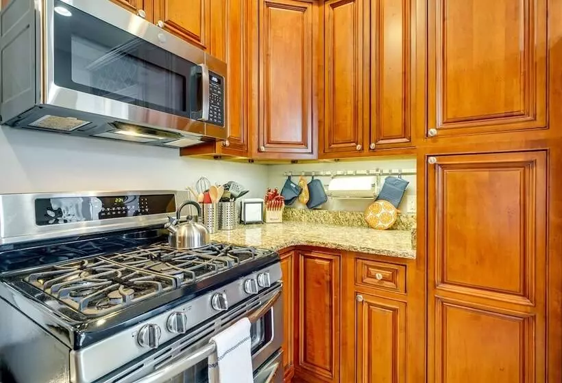 Wilmington Vacation Rental: Close To Riverwalk!