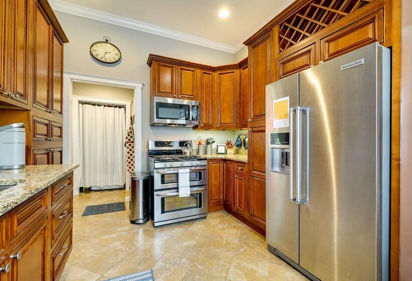 Wilmington Vacation Rental: Close To Riverwalk!