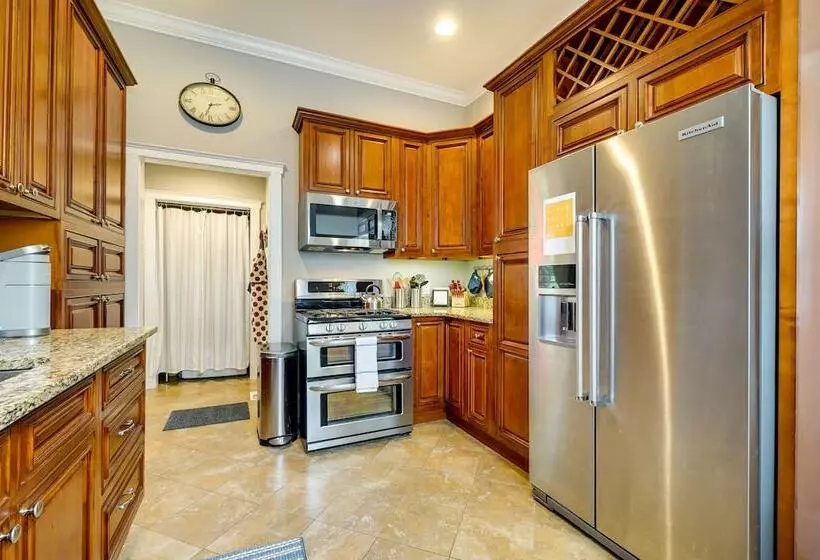 Wilmington Vacation Rental: Close To Riverwalk!