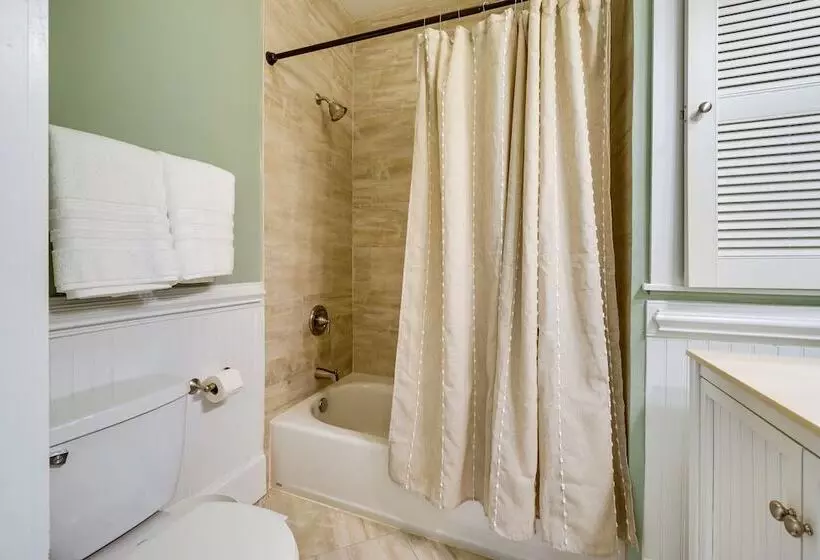 Wilmington Vacation Rental: Close To Riverwalk!