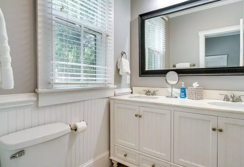 Wilmington Vacation Rental: Close To Riverwalk!