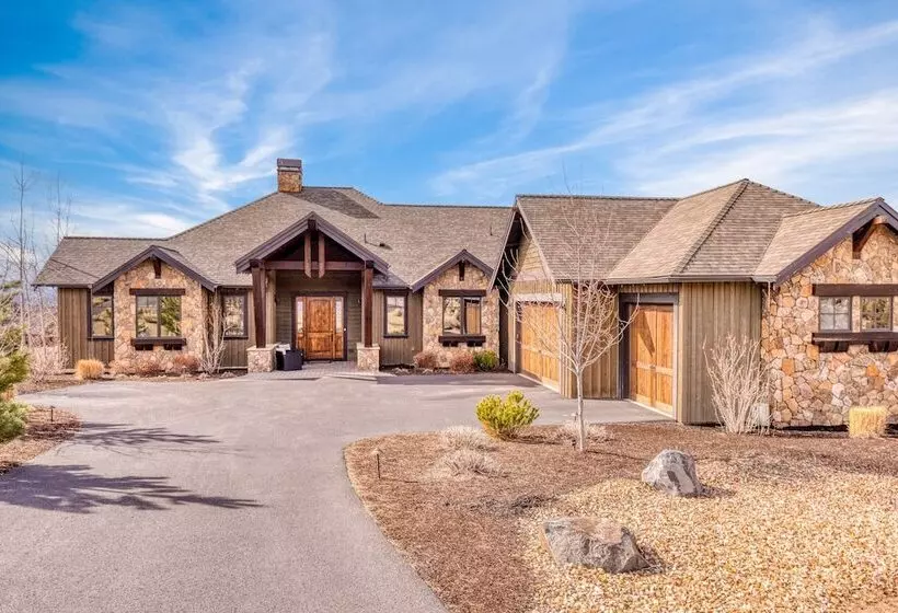 Heritage By Avantstay Luxe Oregon Retreat + Deck
