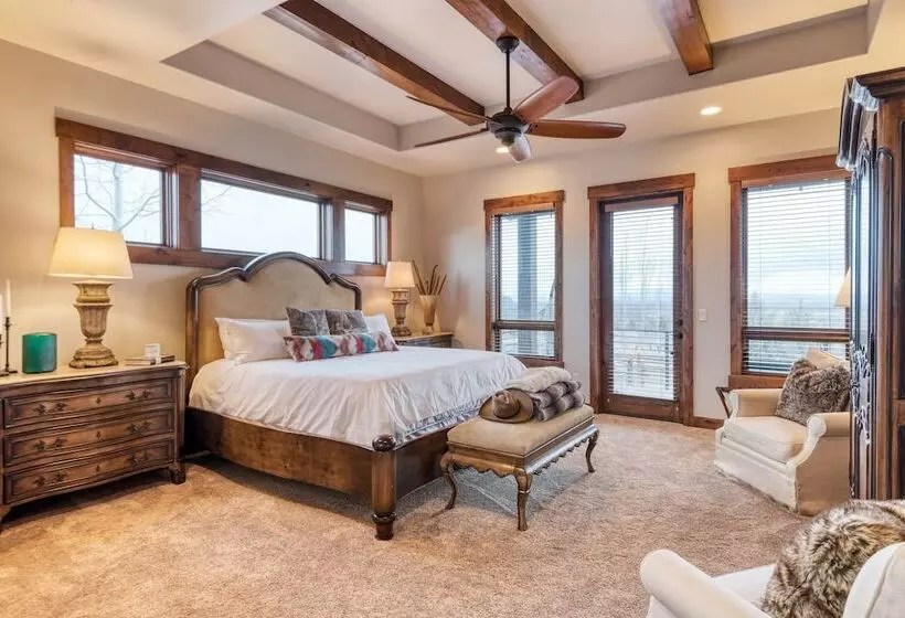 Heritage By Avantstay Luxe Oregon Retreat + Deck