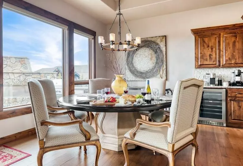 Heritage By Avantstay Luxe Oregon Retreat + Deck