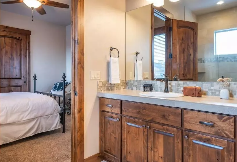 Heritage By Avantstay Luxe Oregon Retreat + Deck