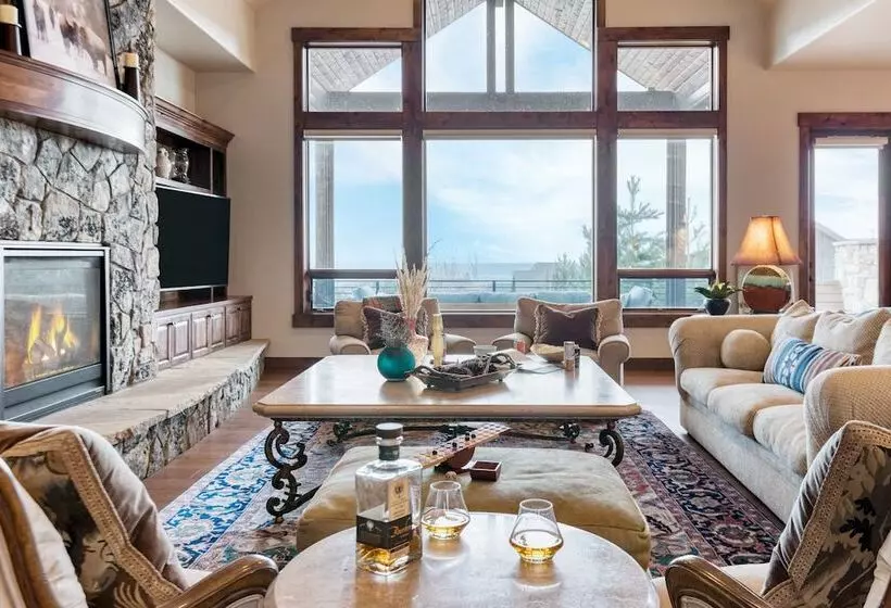Heritage By Avantstay Luxe Oregon Retreat + Deck