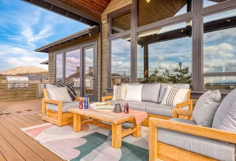 Heritage By Avantstay Luxe Oregon Retreat + Deck