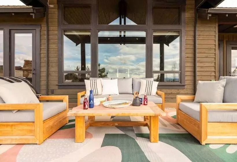 Heritage By Avantstay Luxe Oregon Retreat + Deck
