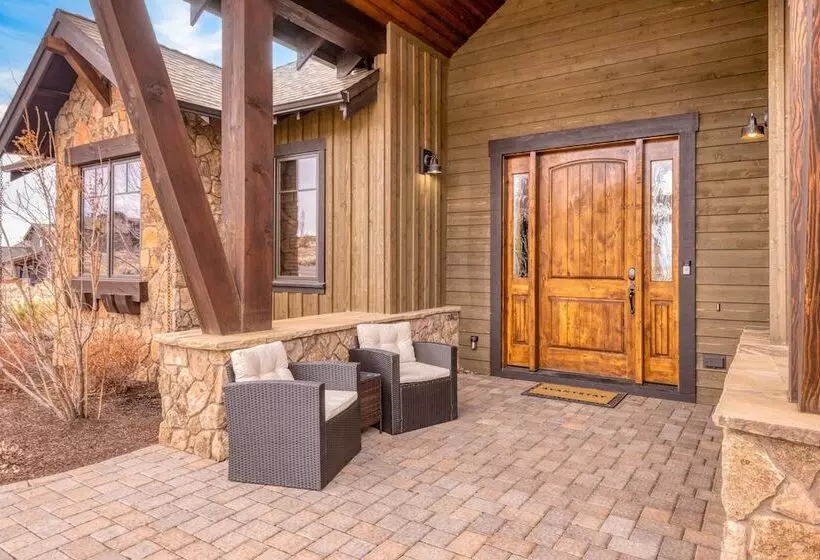 Heritage By Avantstay Luxe Oregon Retreat + Deck
