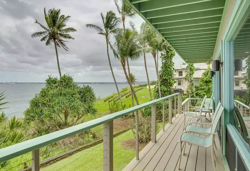 Hilo Home W/ Private Deck + Stunning Ocean Views!