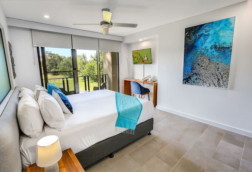 ホテル Elysium Triton By The Sea