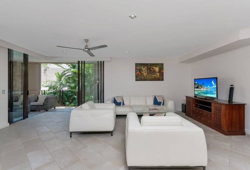 ホテル Elysium Triton By The Sea