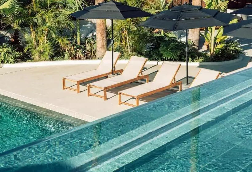 Hotelli Estefania Boutique Suites