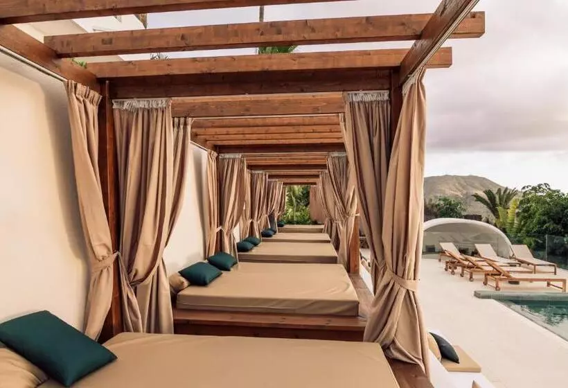 Hotelli Estefania Boutique Suites