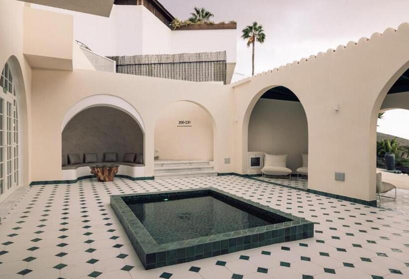 هتل Estefania Boutique Suites