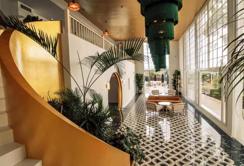 Hotelli Estefania Boutique Suites