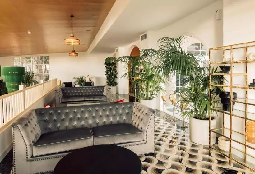 Hotelli Estefania Boutique Suites