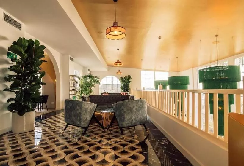 Hotelli Estefania Boutique Suites