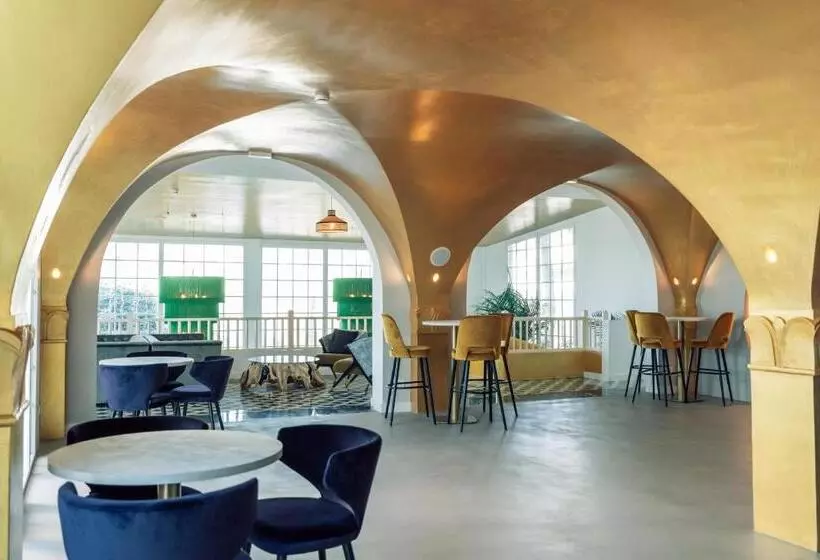 Hotelli Estefania Boutique Suites