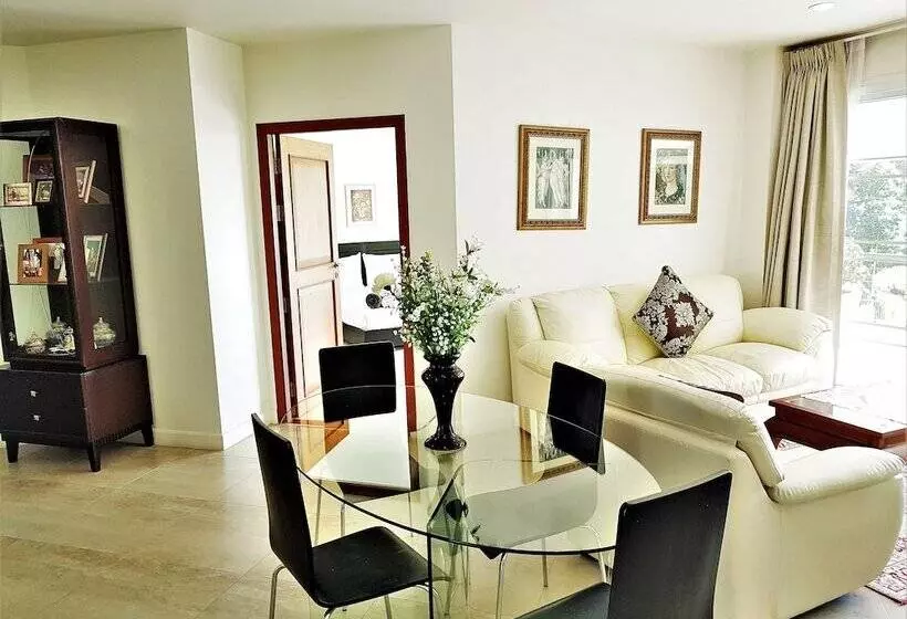 Hotelli Kb Apartments 3 Karon Beach By Phr