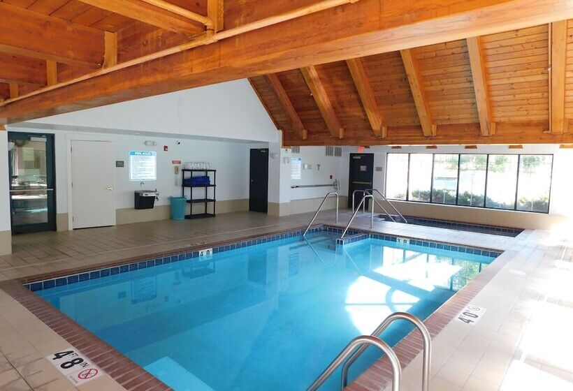 ホテル Northwoods Best Inn  Turtle Lake