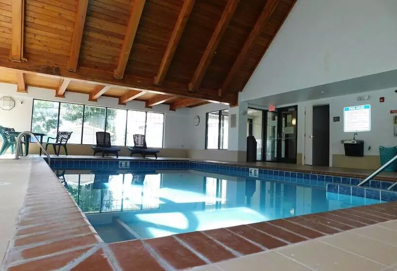 ホテル Northwoods Best Inn  Turtle Lake