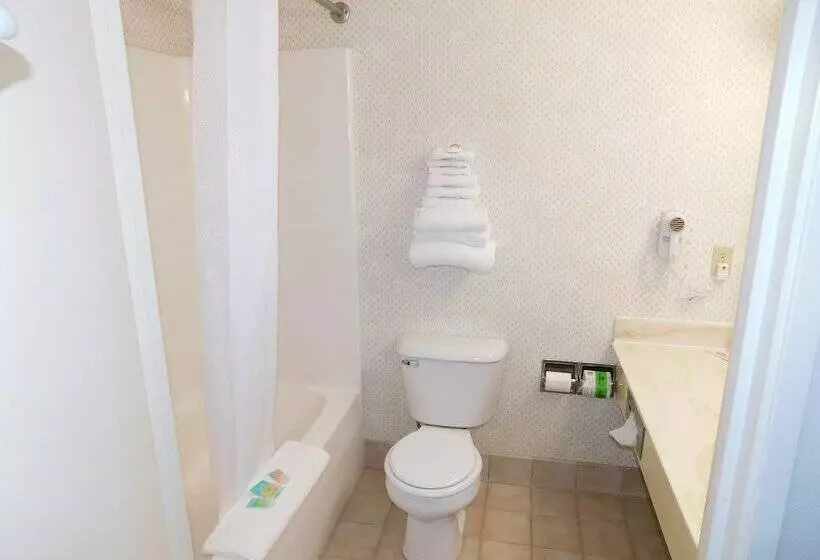 ホテル Northwoods Best Inn  Turtle Lake