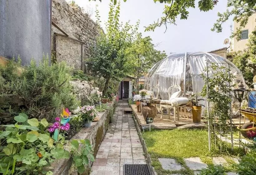 Hotelli Sky Room Carrara Hydromassage With Parking