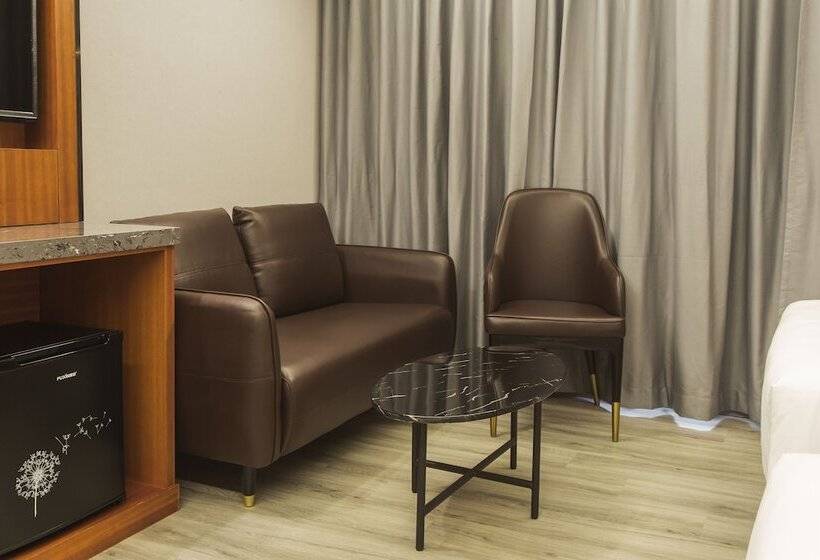 בית מלון כפרי Thapae Twins